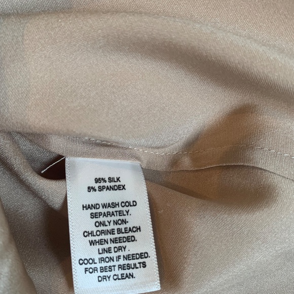 White House Black Market Tan Sleeveless Blouse sz 8 - Picture 7 of 8